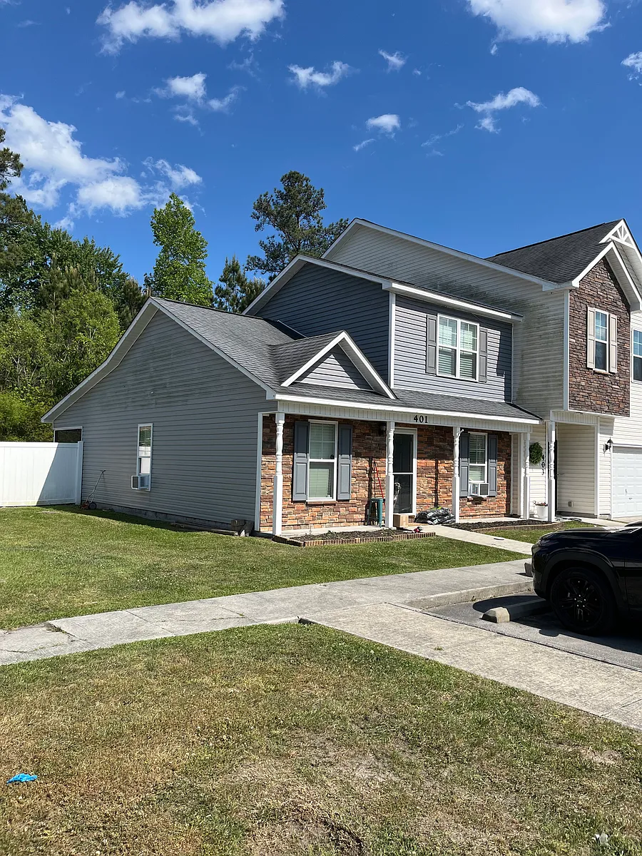 Building Photo - 401 Glenhaven Ln