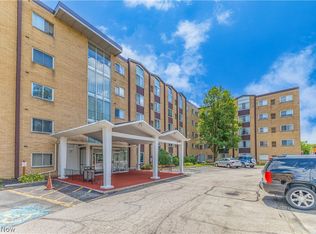 25735 Lorain Rd UNIT 201, North Olmsted, OH 44070
