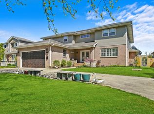 3502 Linneman St, Glenview, IL 60025