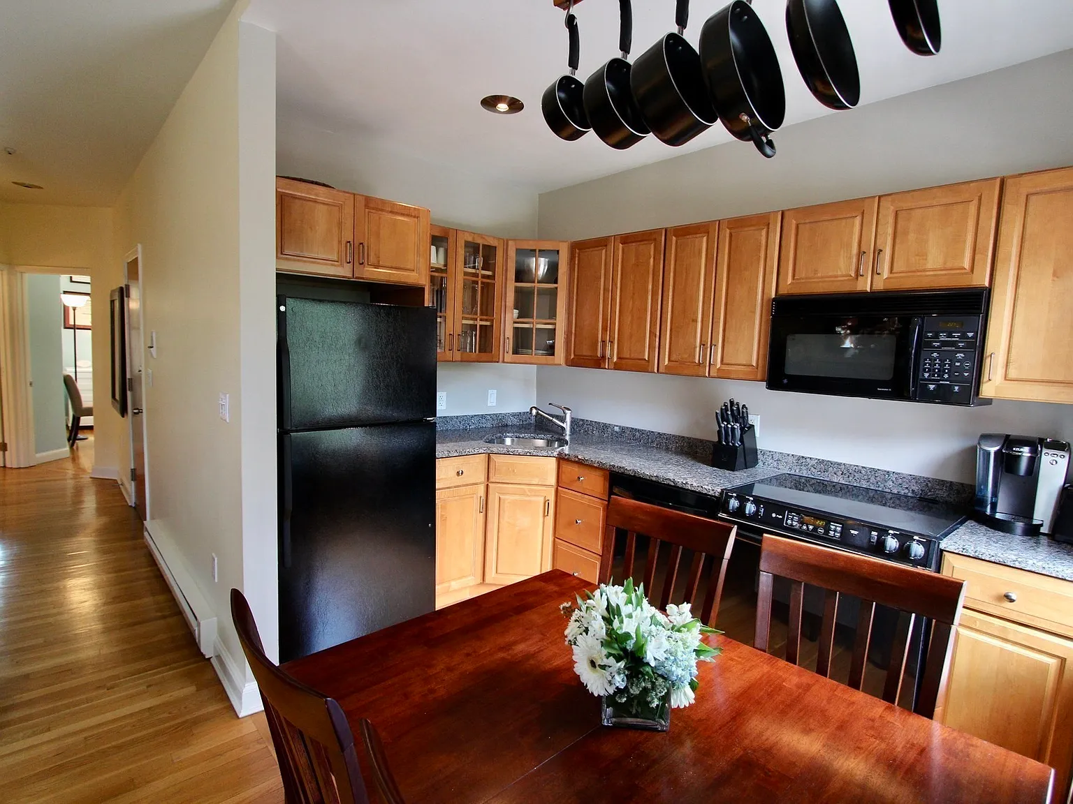 2 bed, 1.0 bath, 630 sqft, $3,275 — Photo 4