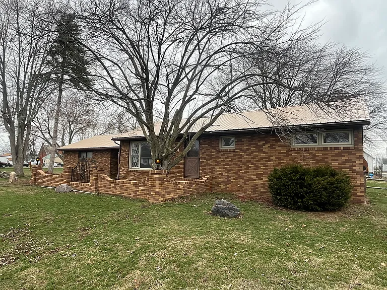 414 Wall St — Photo 13