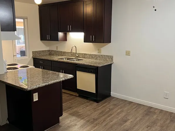 Port Au Fina (Saratoga Ave.), 5055 Saratoga Ave #9, San Diego, CA 92107