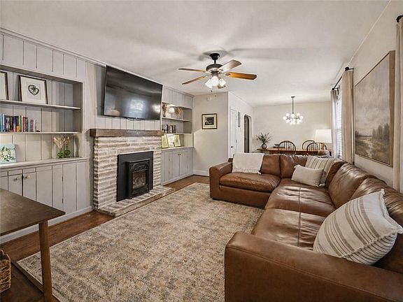 3rd image of 1485 Sheridan Rd NE