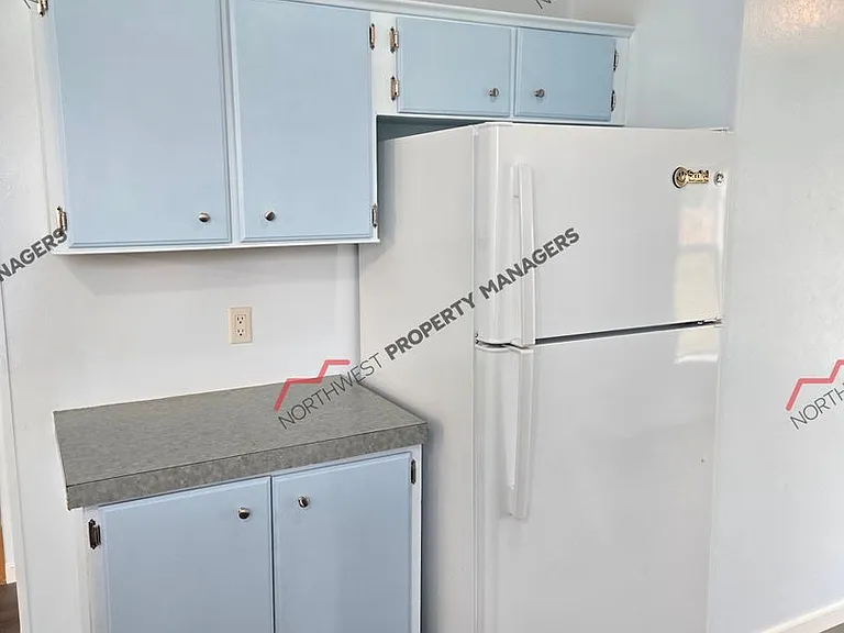 18415 Ivan St SW — Photo 9