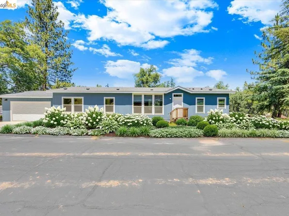 22726 Whispering Pines Dr, Groveland, CA 95321