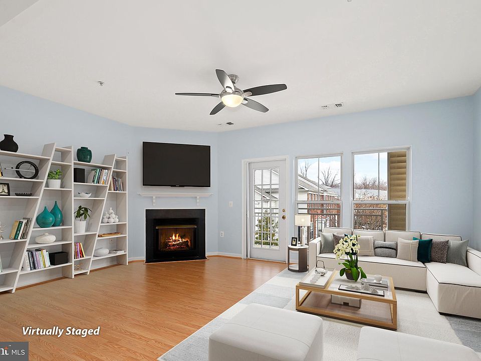 1st image of 2921 Deer Hollow Way Unit 211