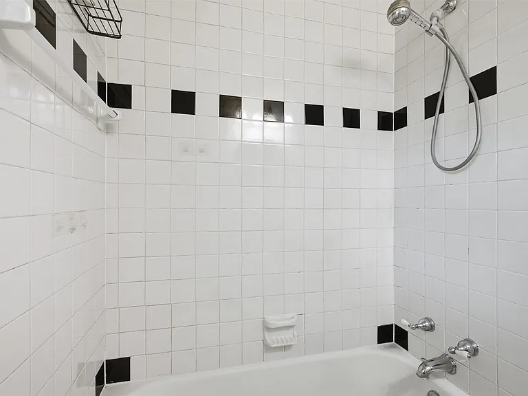3884 Van Ness Ln — Photo 23