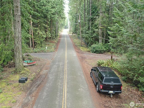 4th image of 721 E Phillips Lake Loop Road