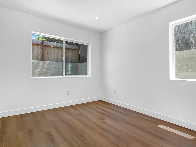 356 N Chicago St #358-1/2 — Photo 16