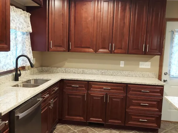 3903 Mount Vernon Rd SE, Cedar Rapids, IA 52403