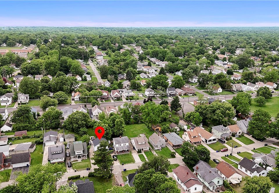 1st image of 323 Roxbury Rd