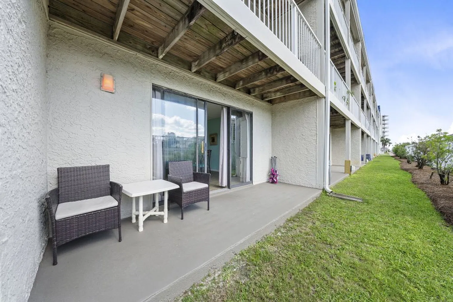 1 bed, 1.0 bath, 1076 sqft, $3,205 — Photo 4