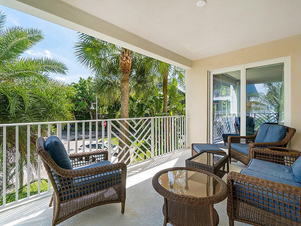 1st image of 825 Bay Colony Dr S