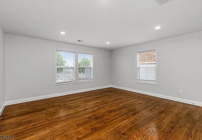 706 Elm St — Photo 9