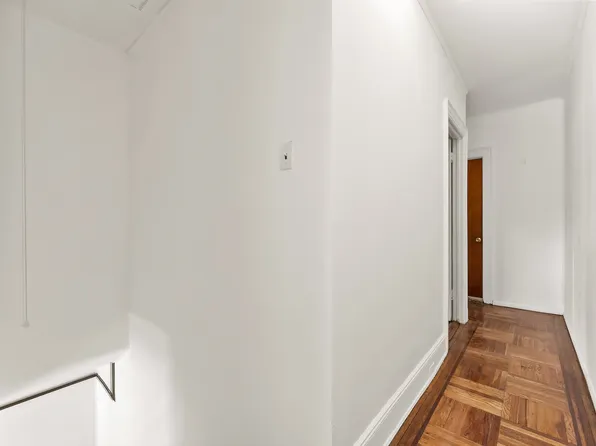 2229 East 38th Street image 19 of 33