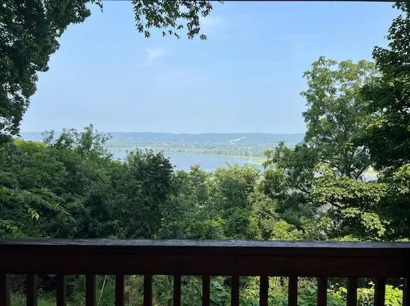 164 McGregor Heights Road, Mcgregor, IA 52157