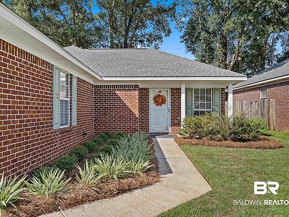 3rd image of 7633 Avery Ln