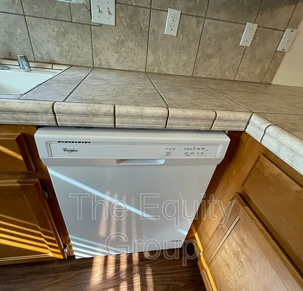 2218 W Lark Ave — Photo 27