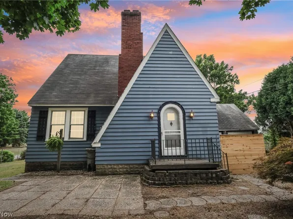 13408 Alexander Rd, Valley View, OH 44125