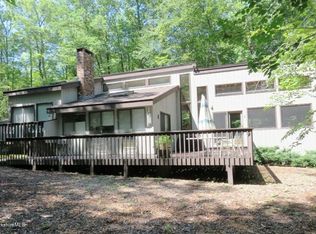 302 Tamarack Trl, Sandisfield, MA 01255