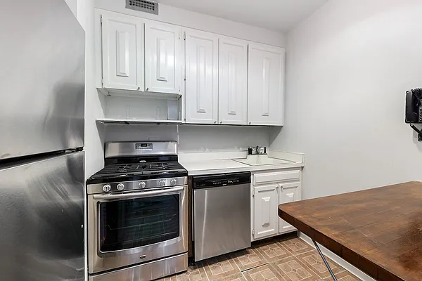 Rented by Compass | media 14