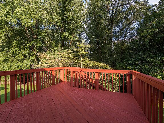 Large Deck for Entertaining