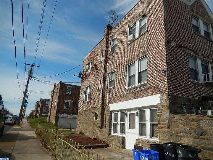2nd image of 4300 M St