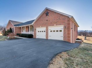 2278 Lyndhurst Rd, Waynesboro, VA 22980