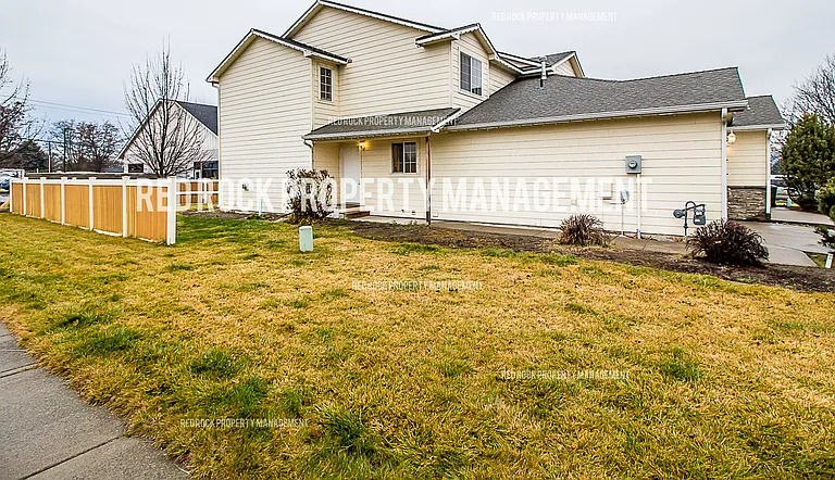 1603 N Drummond St — Photo 5