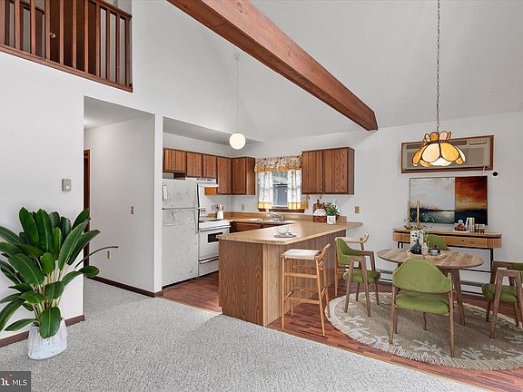 5th image of 32783 Poplar Dr