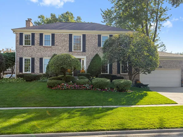 321 Forest Ln, Schaumburg, IL 60193
