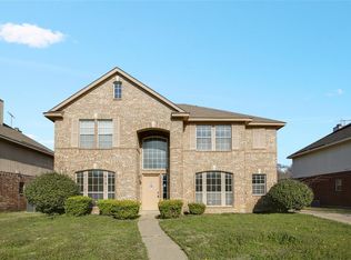 615 Spring Mills Rd, Mesquite, TX 75181