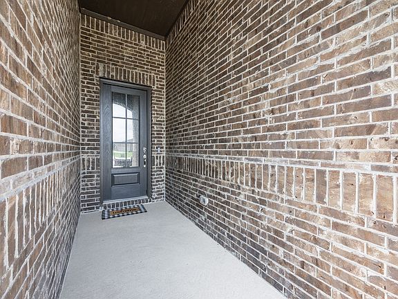 2nd image of 2318 Sheppards Ln