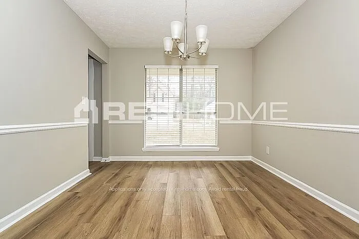 5949 Creekside Dr — Photo 6