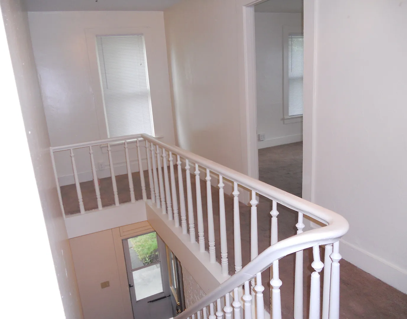 1 BR Apartment Near Downtown — Photo 3
