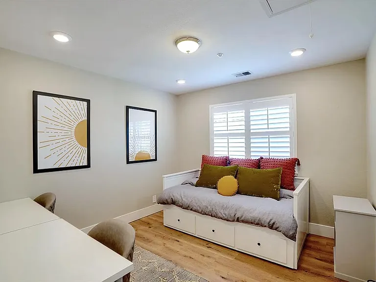 16940 Pine Way — Photo 5