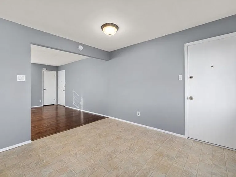 9310 Shirley Gardens Dr — Photo 25