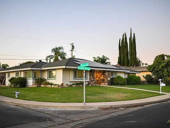 2nd image of 2800 Christmas Tree Ln