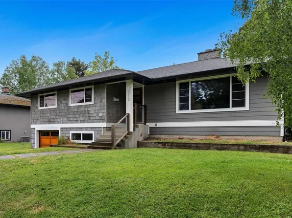3910 Hobbs St, Saanich, BC V8N 4C9