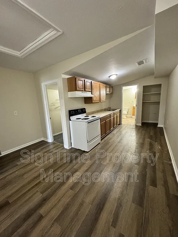 2 bed, 1.0 bath, 600 sqft, $995 — Photo 3
