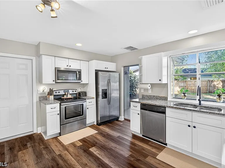 1576 Beechwood Trl — Photo 11