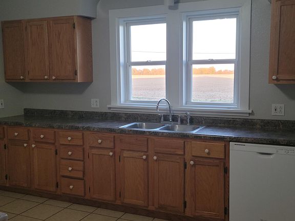 4th image of 17 N 13th St