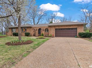 54 Top Hill Ln, Springfield, IL 62704