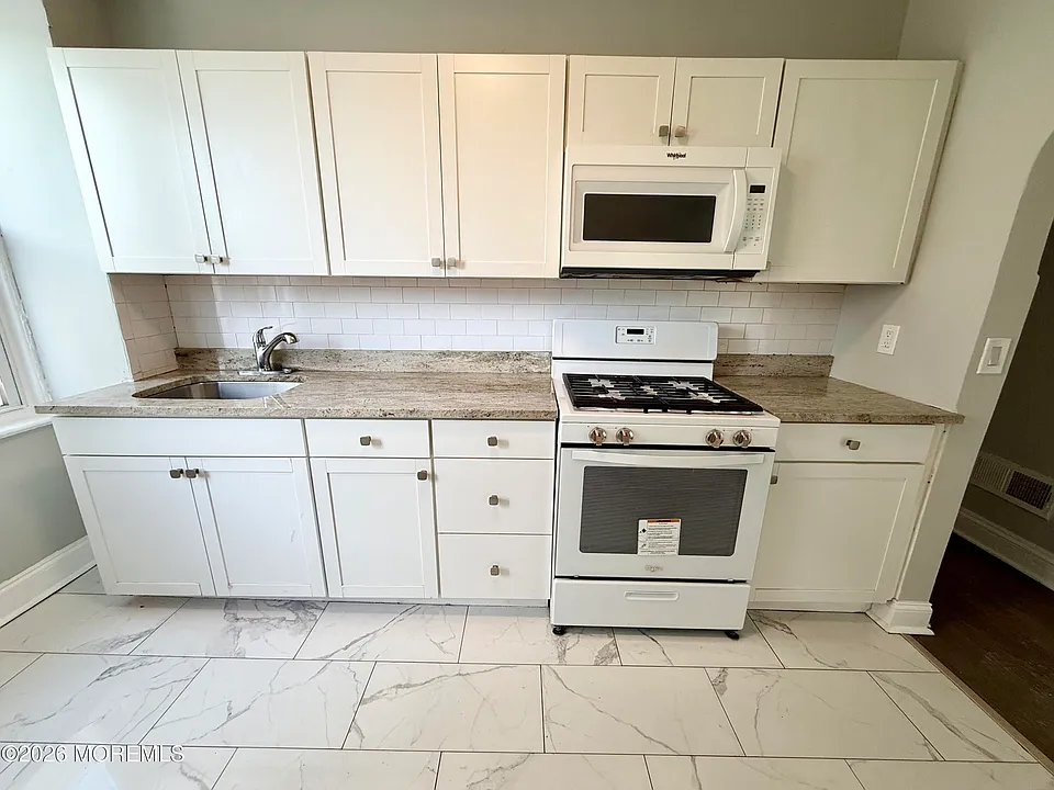 37 2nd Ave #1