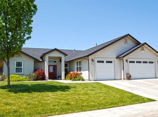 12895 Ivy Ln, Red Bluff, CA 96080