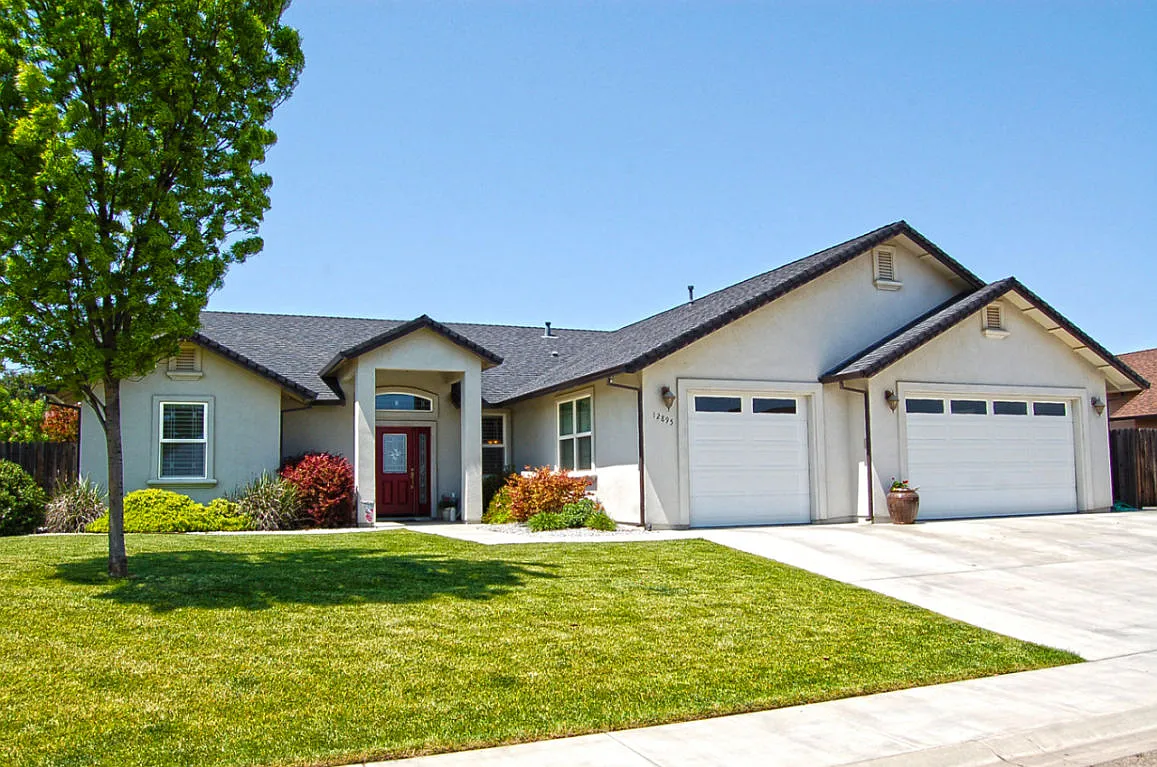 12895 Ivy Ln photo 1