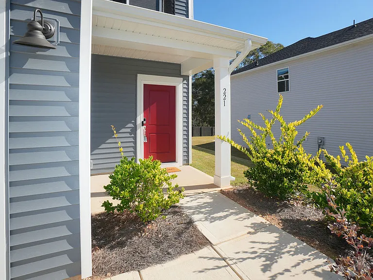 221 Alden Ct — Photo 8