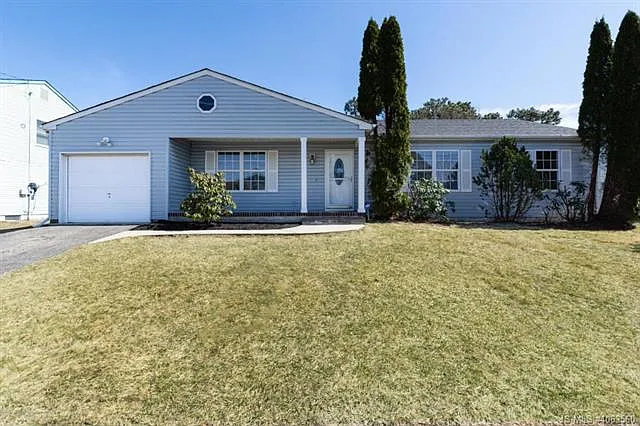 1513 Neptune Ave photo 1