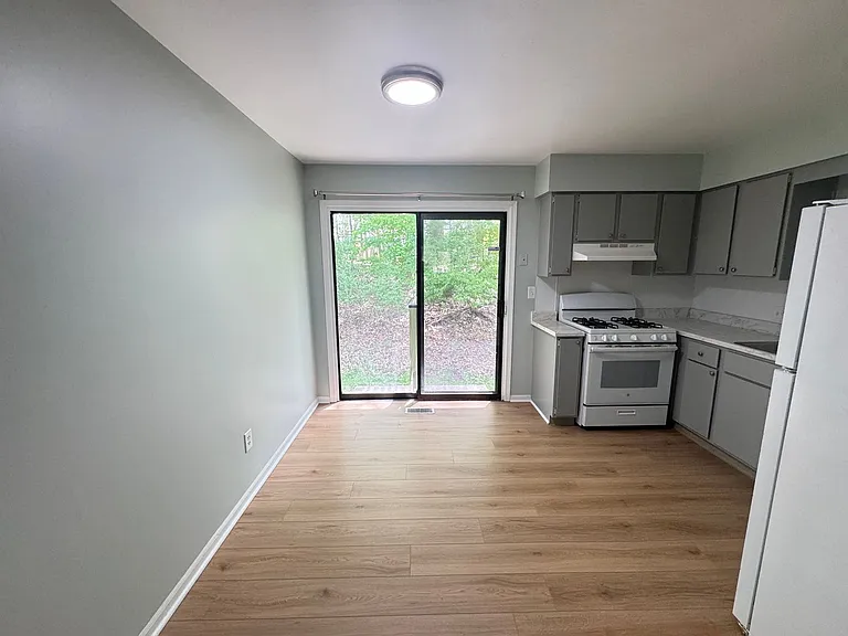 2150 Shangrai La Dr SE — Photo 3
