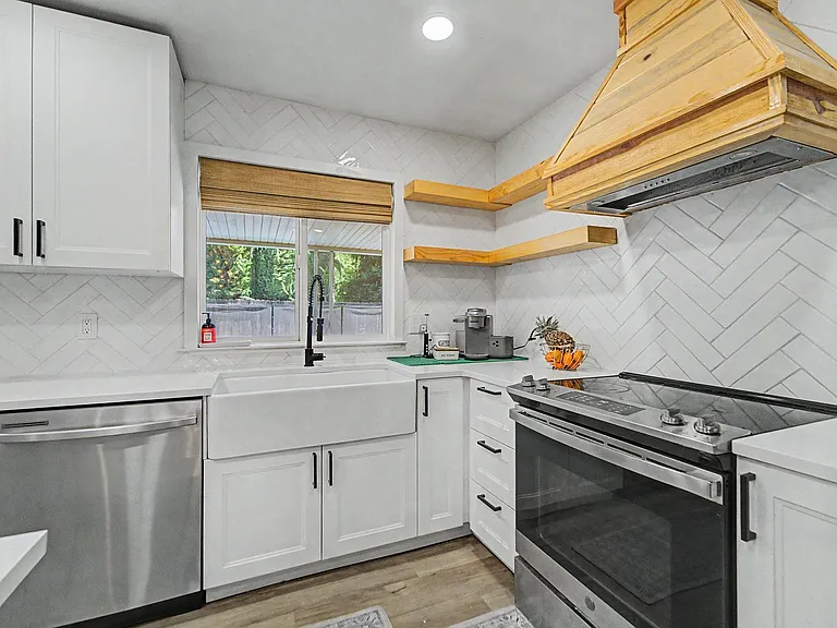 588 Manzanita Way — Photo 11
